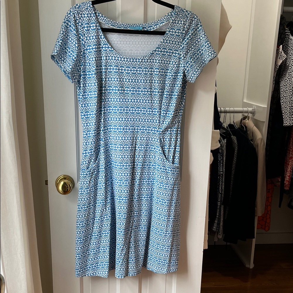 J. McLaughlin Blue and White Geometric Midi Dress